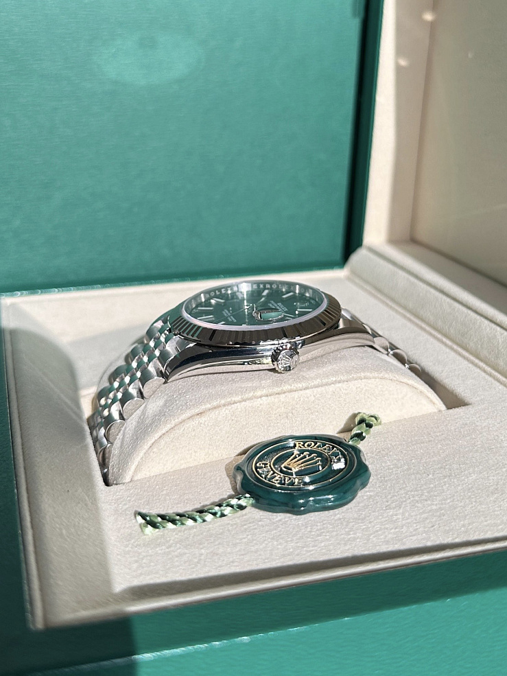 Datejust 41mm Steel & White Gold Mint Green Dial Jubilee bracelet