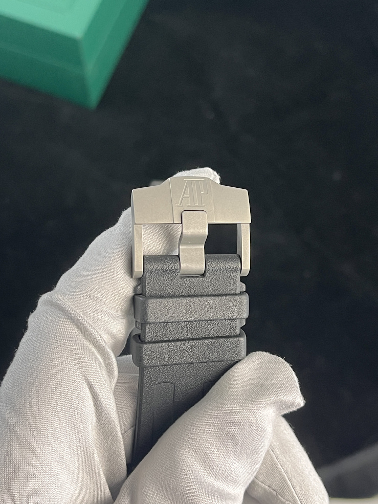 Royal Oak Offshore  Diver