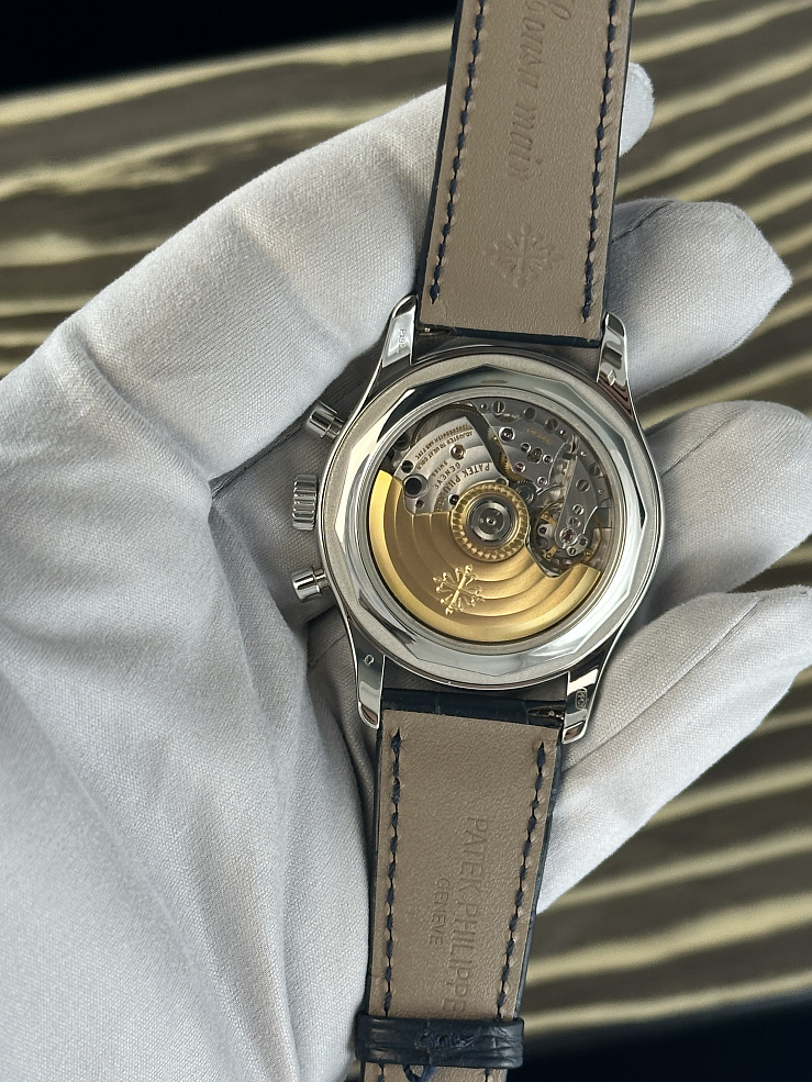 Annual Calendar Chronograph Platinum