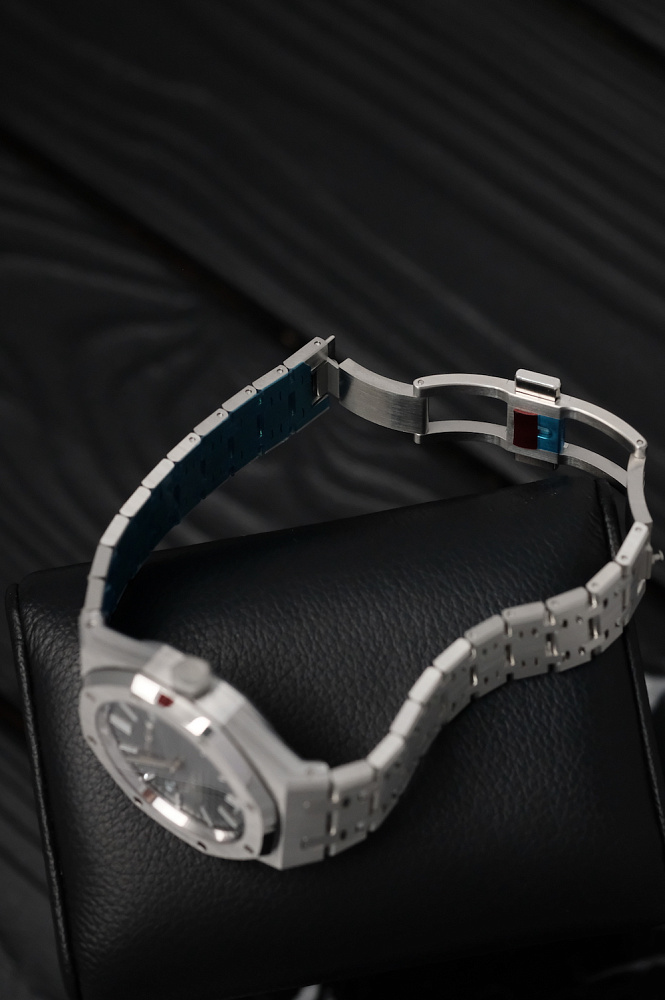 Royal Oak  37 mm Grey Dial 15550ST.OO.