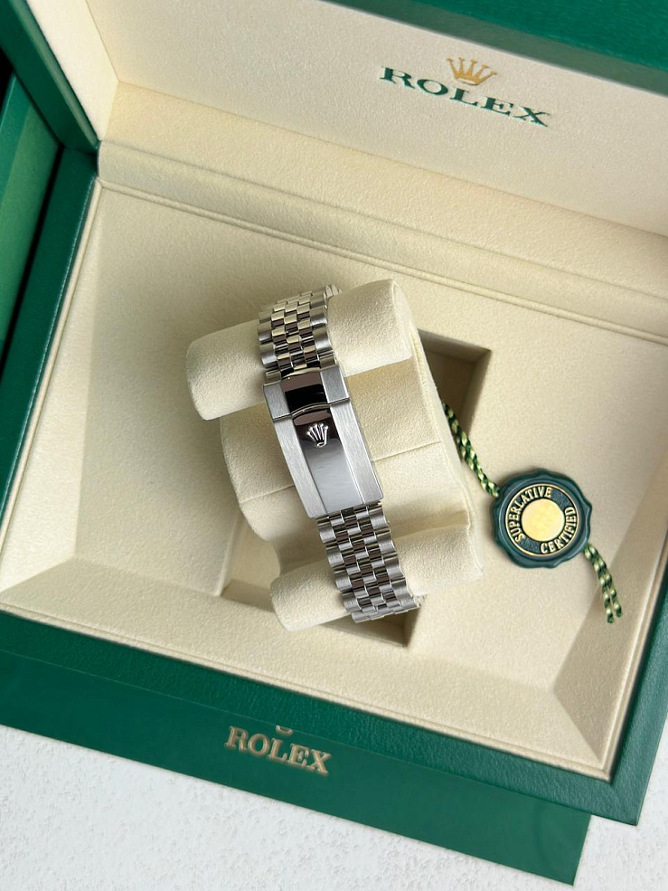 Datejust 41mm Steel & White Gold Mint Green Dial Jubilee bracelet