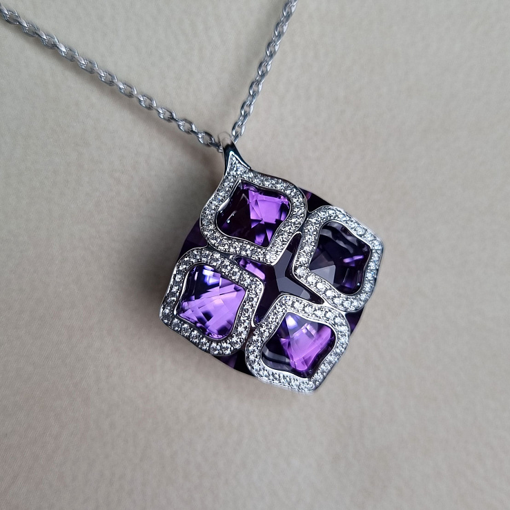 Chopard in stock in Dubai, UAE in luxury boutique "WATCH LAB"