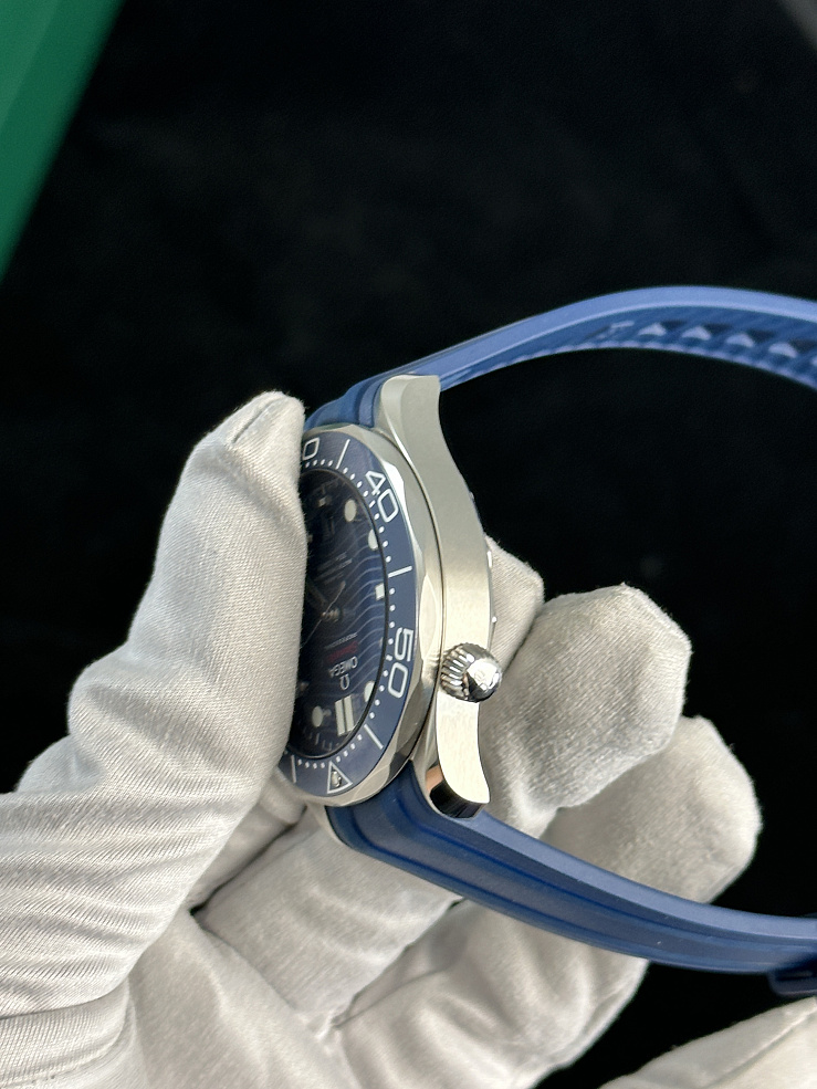 Seamaster DIVER 300M CO‑AXIAL MASTER CHRONOMETER 42 MM