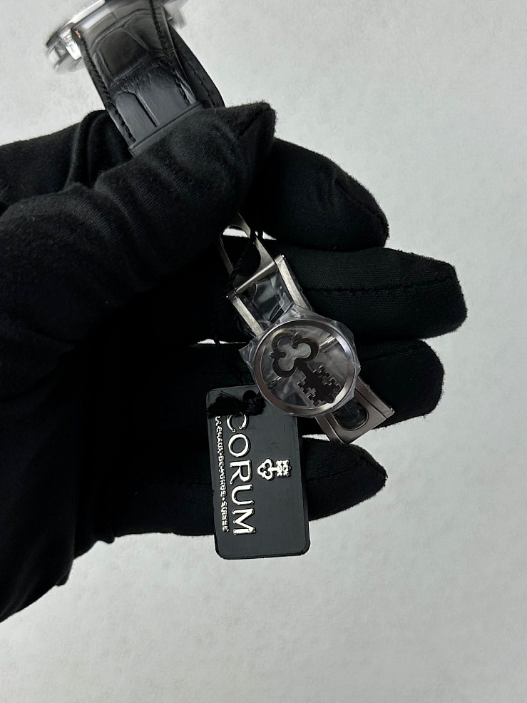 GOLDEN BRIDGE ROUND 43mm White Gold Baguette diamonds Limited Edition of 18 pieces