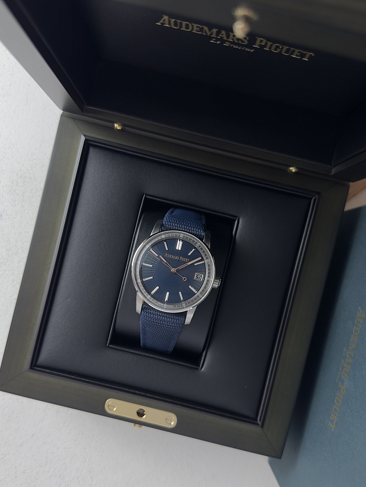 CODE 11.59 BY AUDEMARS PIGUET SELFWINDING Blue Dial Steel