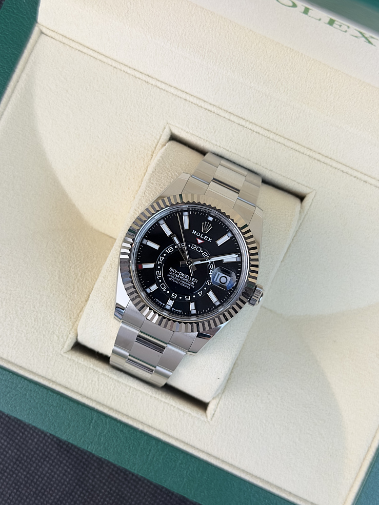 Sky-Dweller Black Dial Oyster bracelet