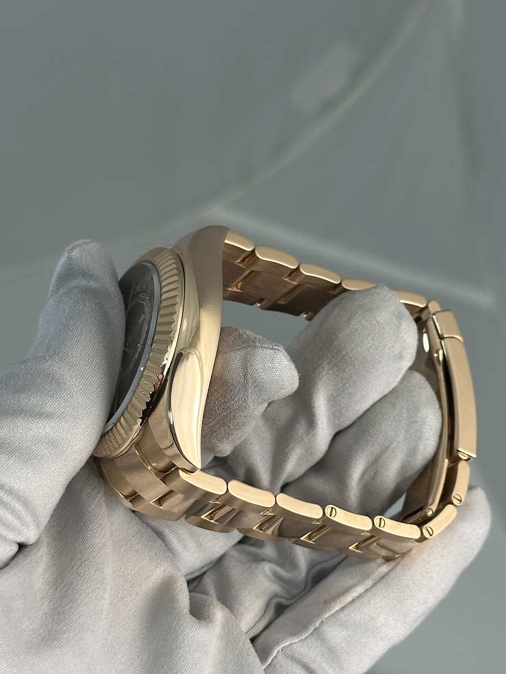 Sky-Dweller Rose Gold Sundust Roman Dial