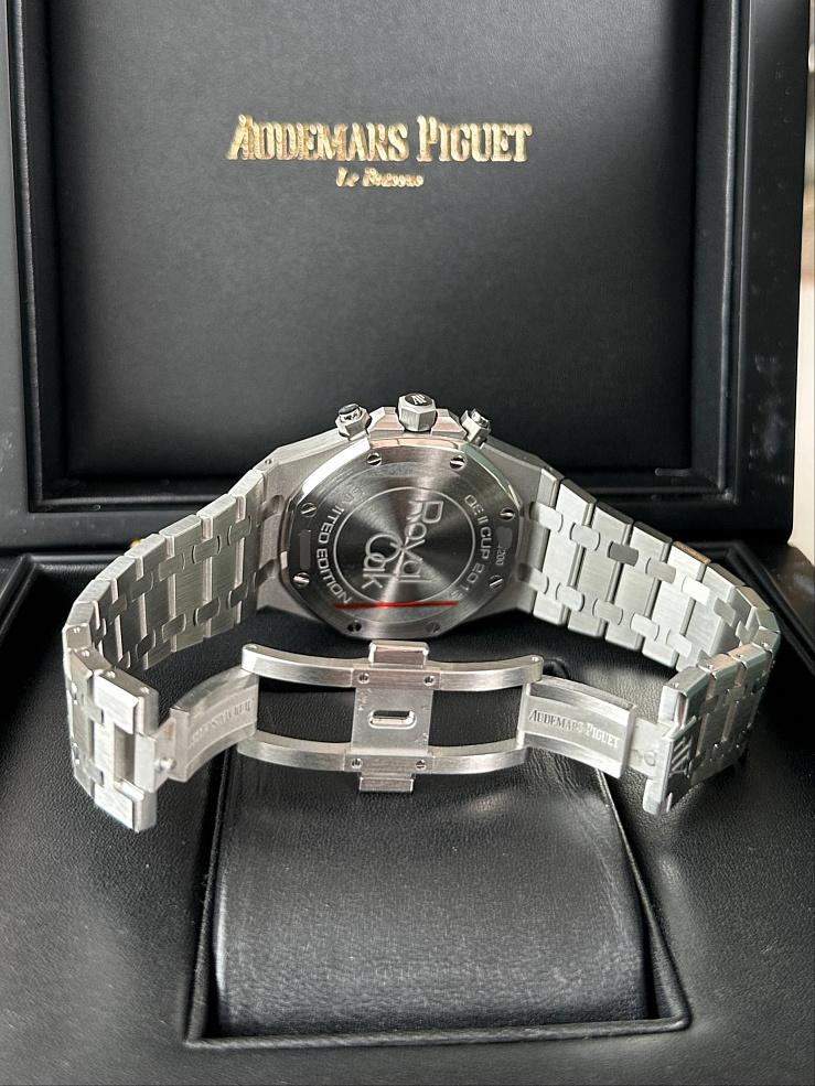 Royal Oak Chronograph 41mm Titanium QE II Cup 200 Pieces Limited