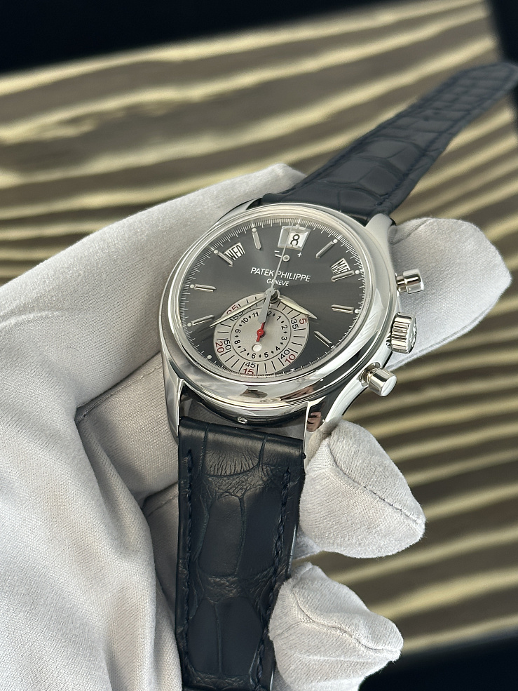 Annual Calendar Chronograph Platinum
