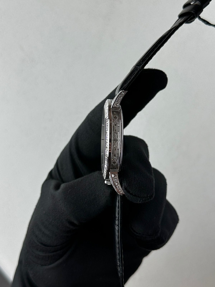 GOLDEN BRIDGE ROUND 43mm White Gold Baguette diamonds Limited Edition of 18 pieces