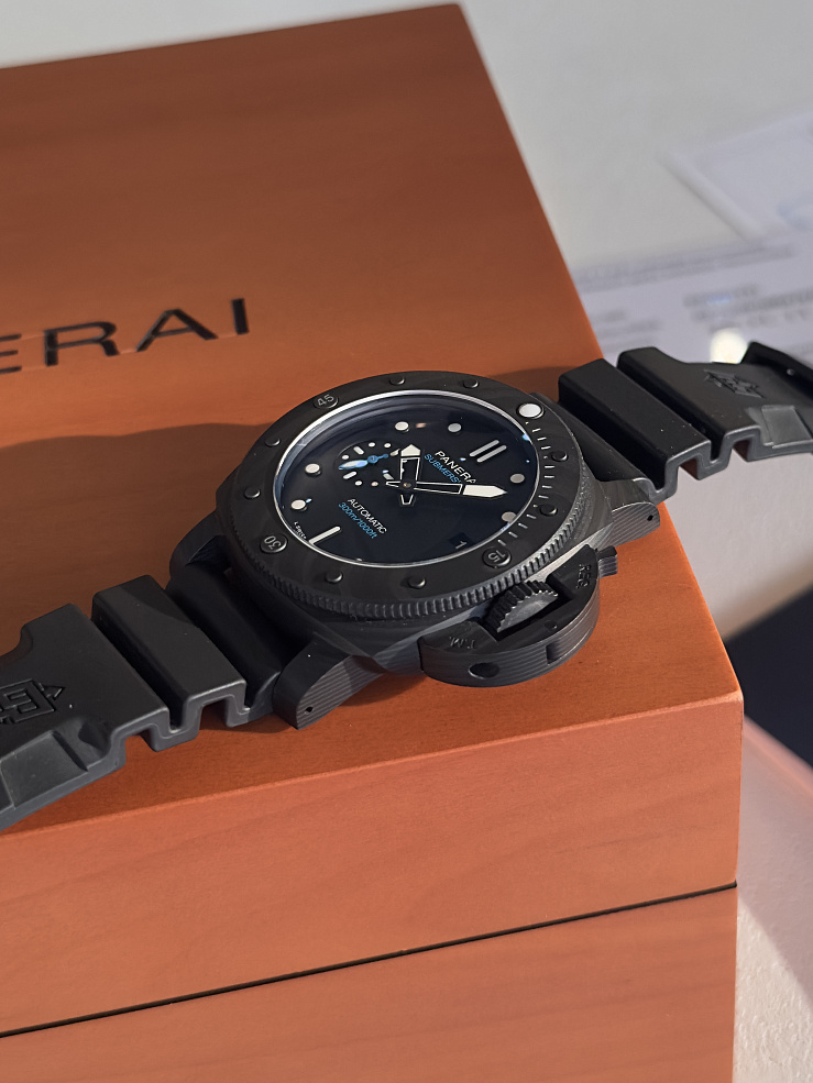 Submersible Carbotech 42mm