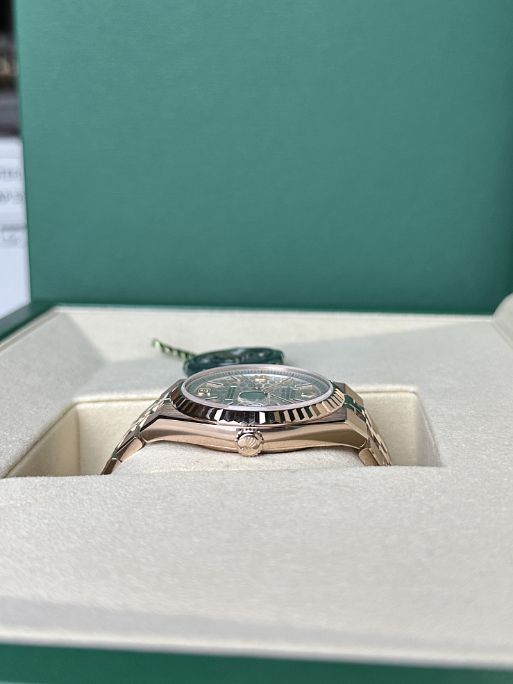 Land-Dweller 36mm Rose Gold
