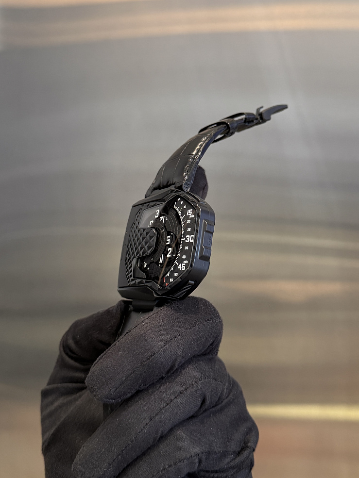 UR-T8 All Black