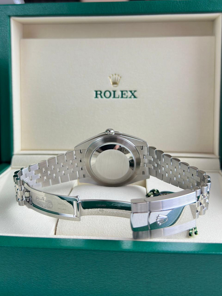 Datejust 41mm Steel & White Gold Mint Green Dial Jubilee bracelet