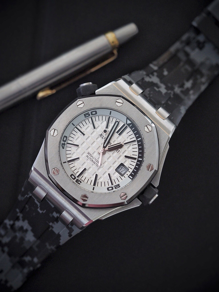 Audemars Piguet in stock in Dubai in Luxury watch boutique "WATCH LAB"