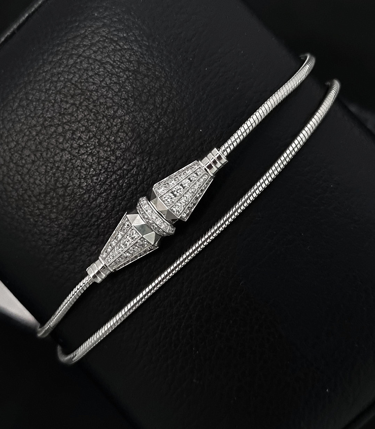 Boucheron in stock in Dubai, UAE in luxury boutique "WATCH LAB"