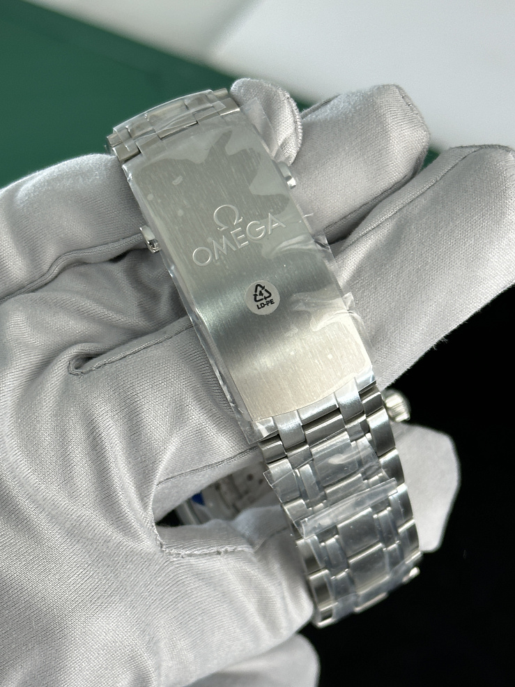 Seamaster DIVER 300M CO‑AXIAL MASTER CHRONOMETER 42 MM