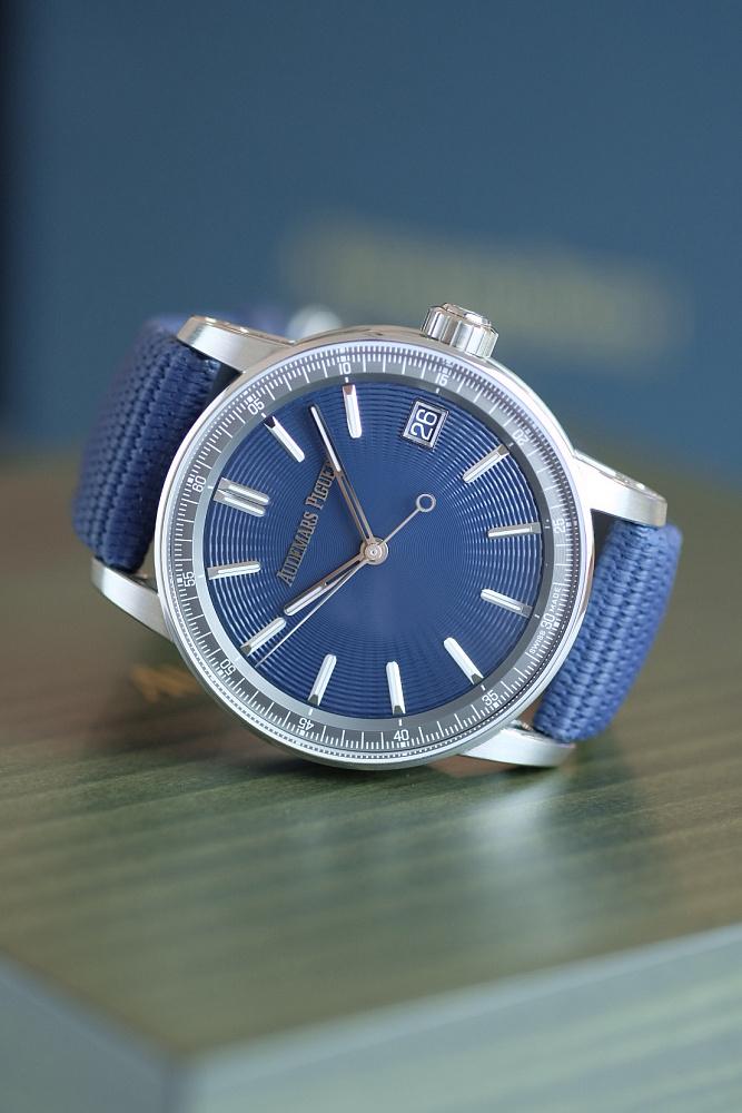 CODE 11.59 BY AUDEMARS PIGUET SELFWINDING Blue Dial Steel