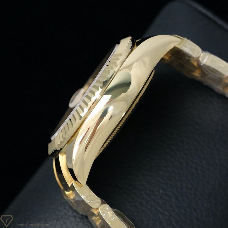 Sky-Dweller Yellow Gold