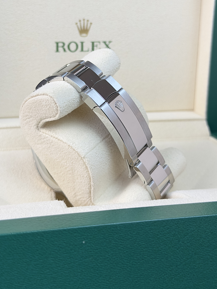 Sky-Dweller Black Dial Oyster bracelet