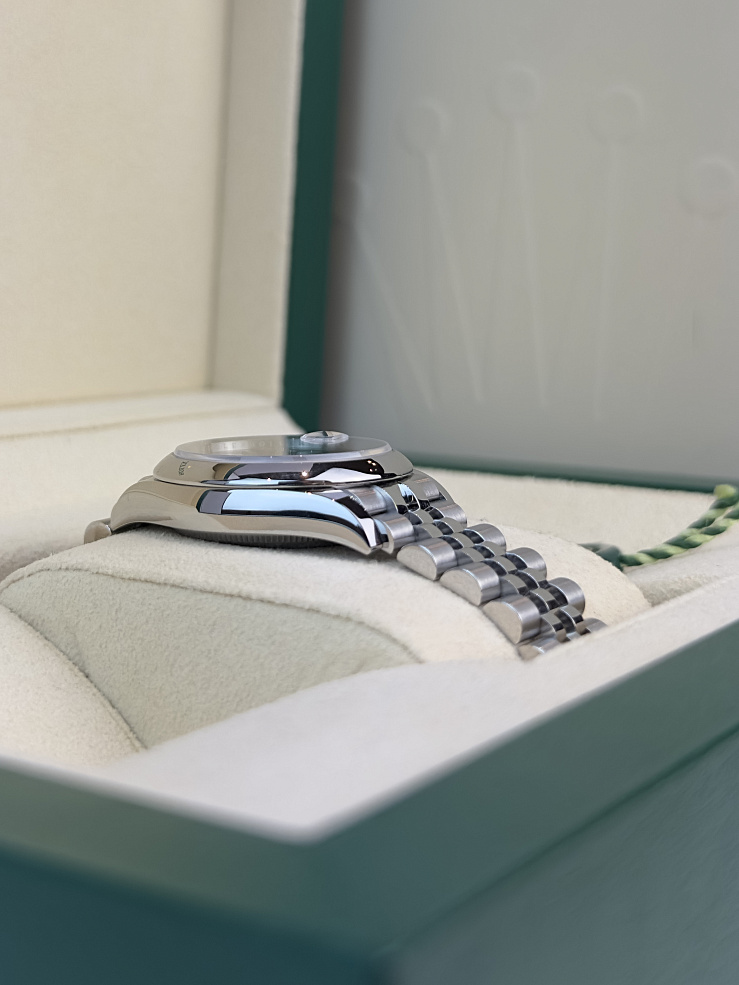 Datejust 31mm Steel Black Roman Dial Jubilee Bracelet