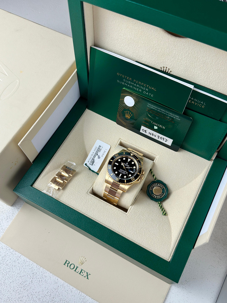 Submariner Date 41mm Yellow Gold Black