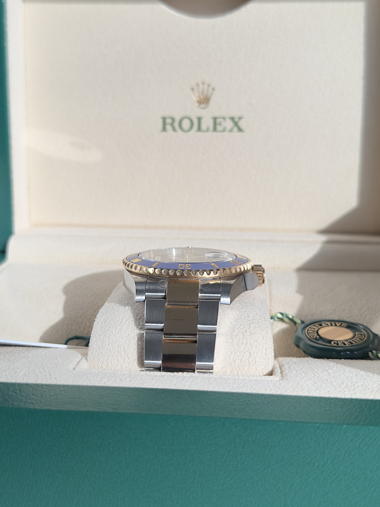Submariner Date 41mm steel & yellow gold blue