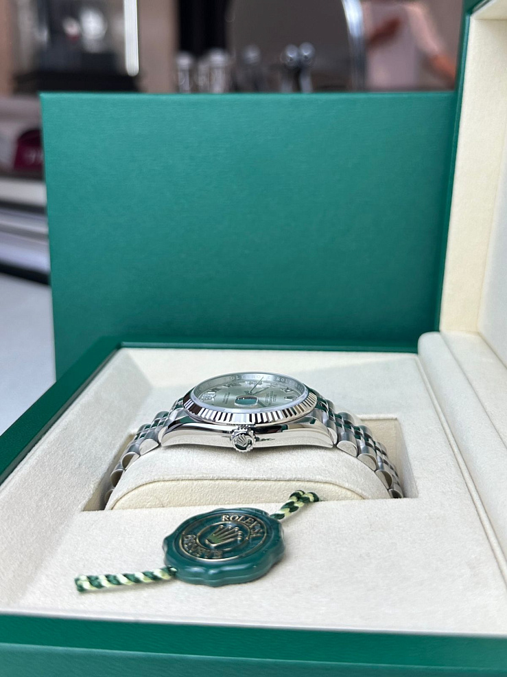 Datejust 36mm Steel & White Gold Silver Roman Diamond VI Dial Jubilee Bracelet