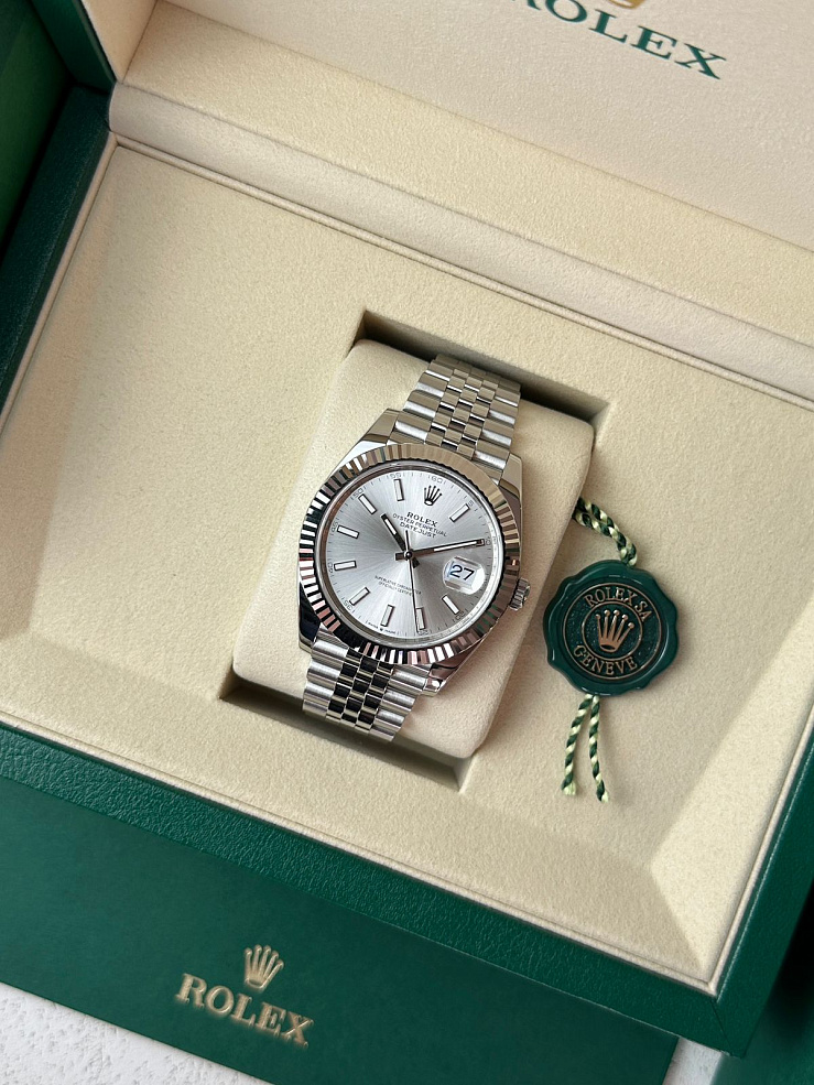 Datejust 41mm Steel & White Gold Silver Dial jubilee Bracelet