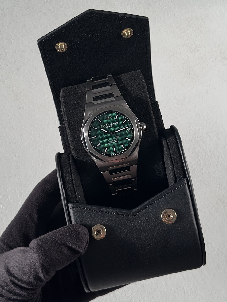 Laureato Steel Green Dial