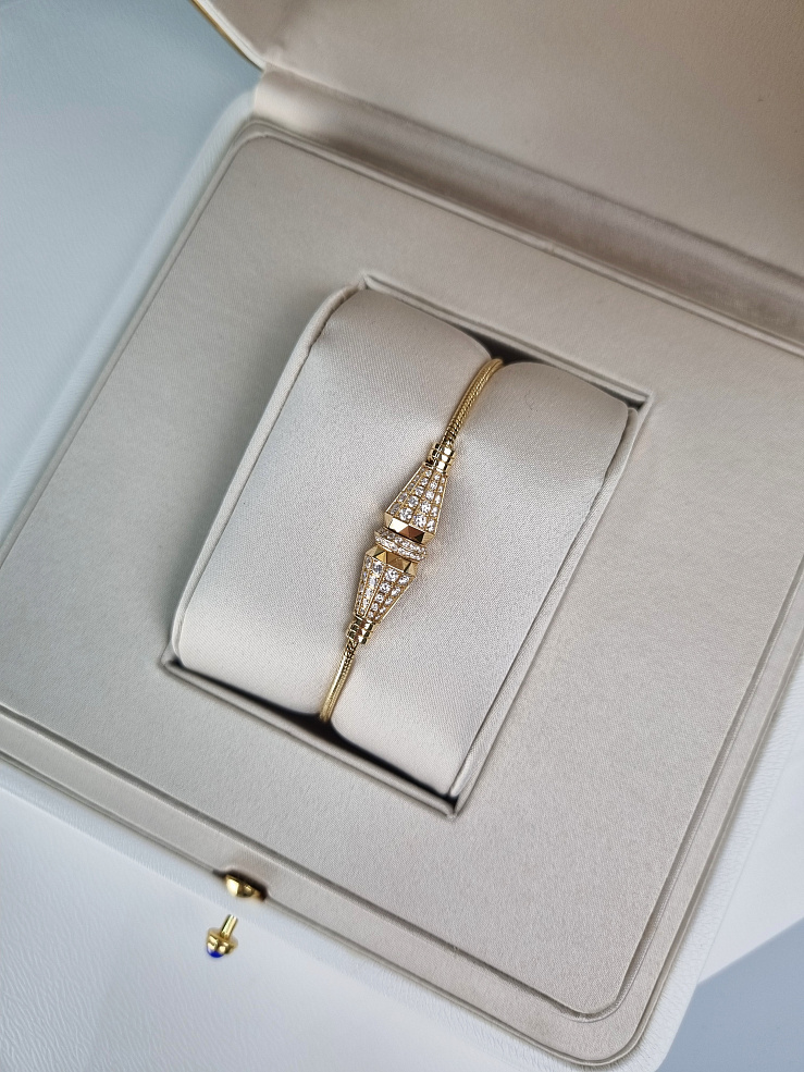 Boucheron in stock in Dubai, UAE in luxury boutique "WATCH LAB"