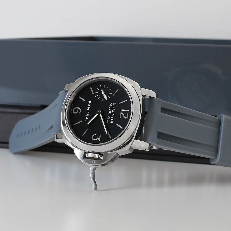 Panerai in stock in Dubai in Luxury watch boutique "WATCH LAB"