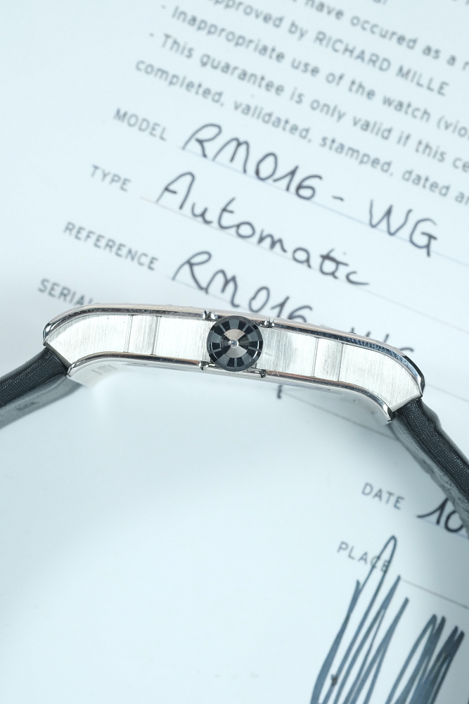 RM016 White Gold Piece Unique