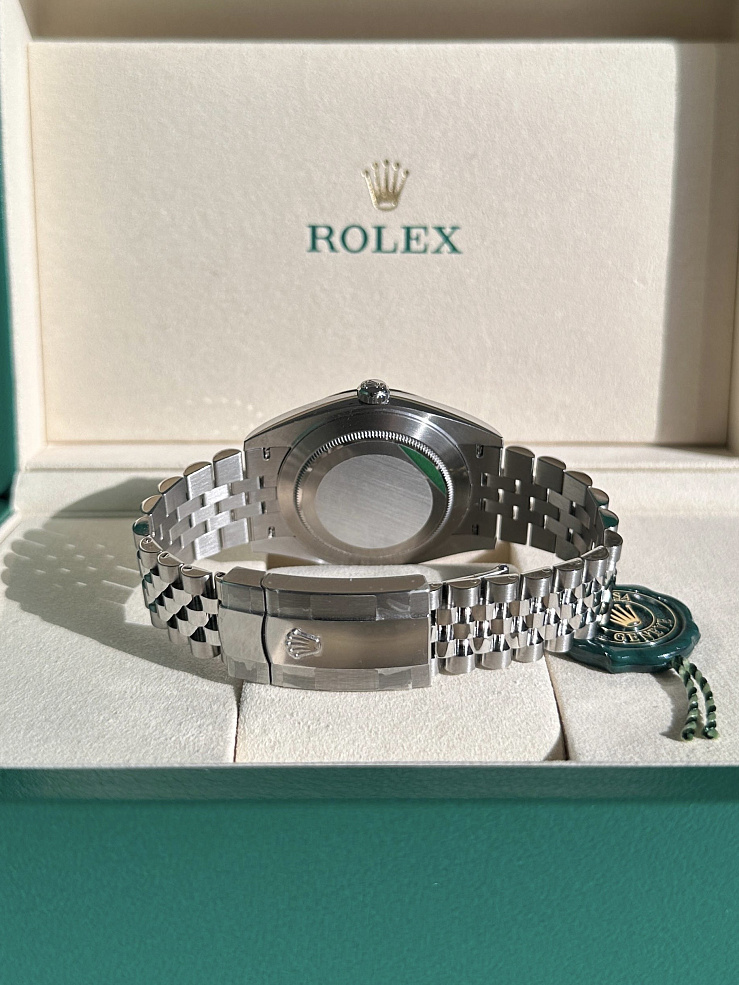 Datejust 41mm Steel & White Gold Mint Green Dial Jubilee bracelet