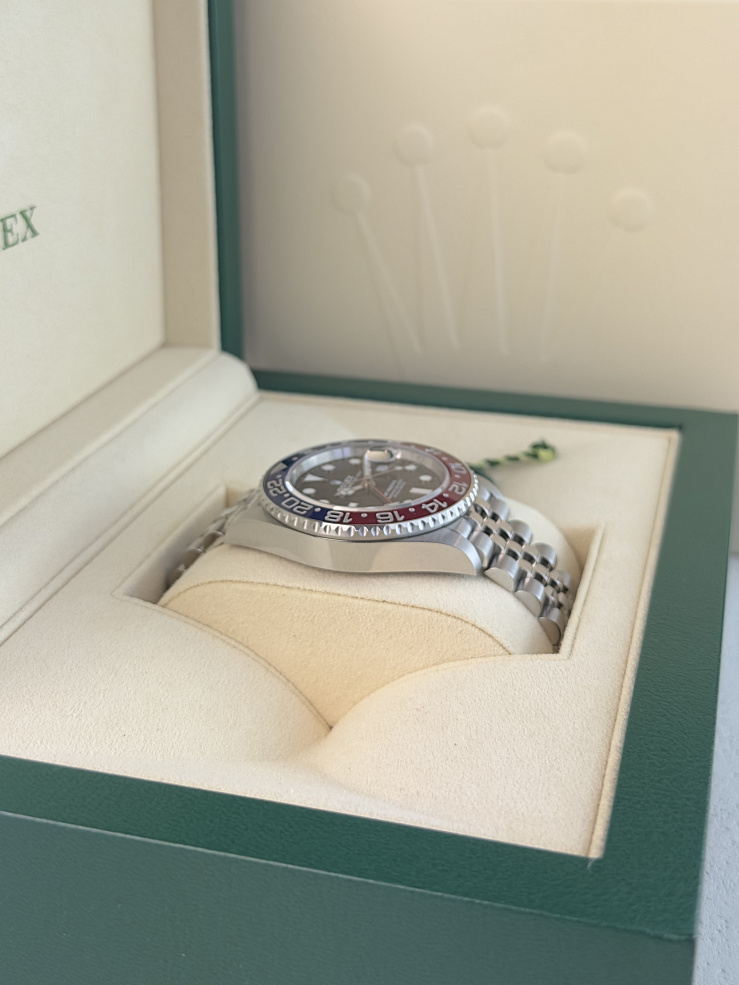 GMT-MASTER II &quot;Pepsi&quot; Jubilee bracelet