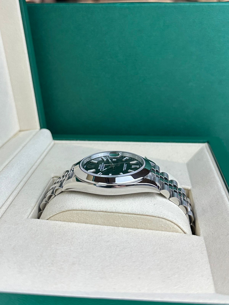 Datejust 41mm Steel Black Dial Jubilee Bracelet