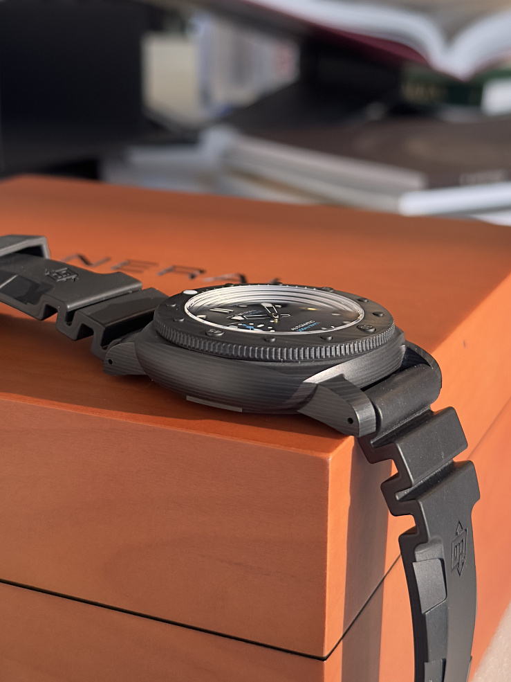 Submersible Carbotech 42mm