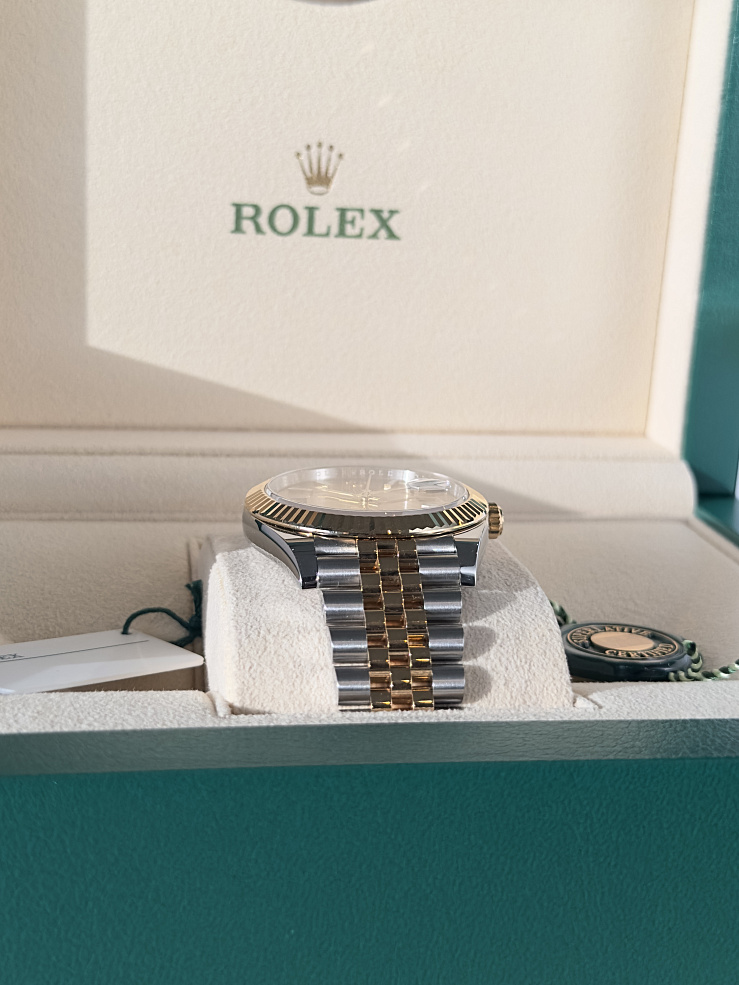 Datejust 41mm Steel & Yellow Gold Champagne dial Jubilee