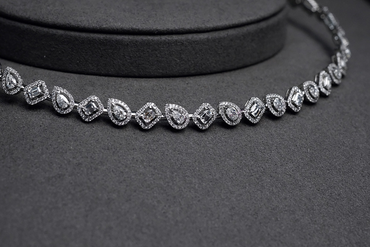 MESSIKA in stock in Dubai, UAE in luxury boutique "WATCH LAB"