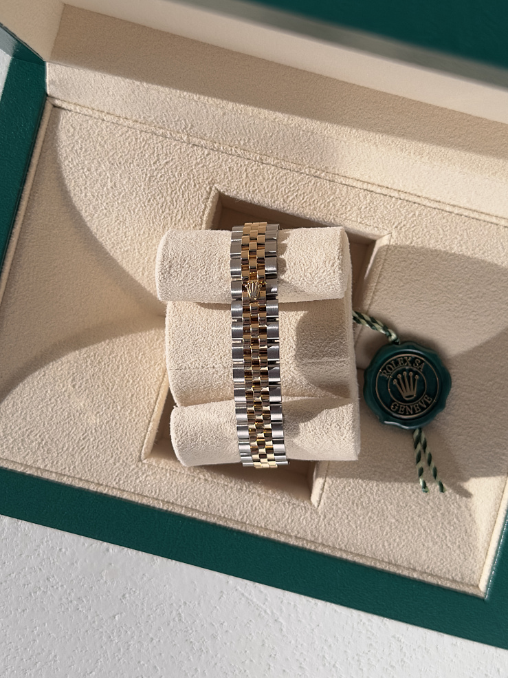 Lady-Datejust 28mm Steel & Yellow Gold Silver Roman Dial Jubilee Bracelet